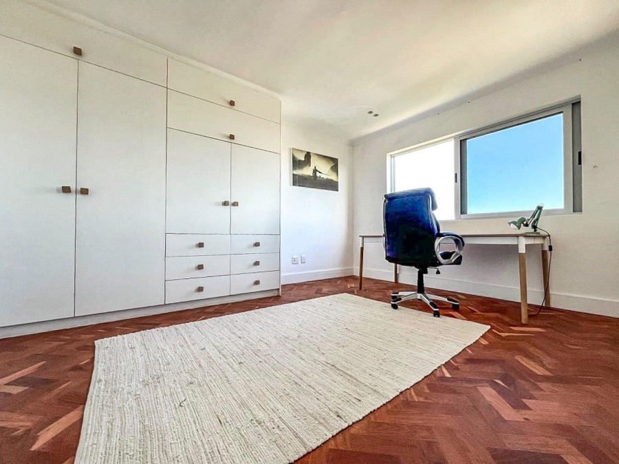 2 Bedroom Property for Sale in Sea Point Western Cape